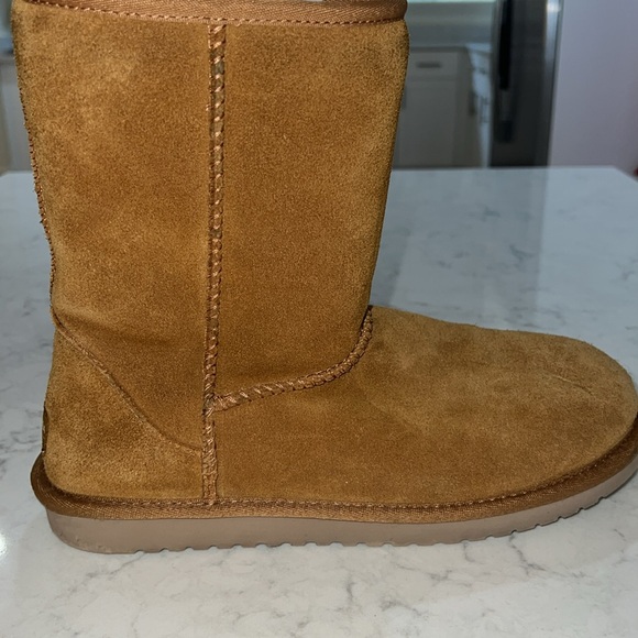 Koolaburra by UGG‎ tan boots. Size 10 - Picture 7 of 10